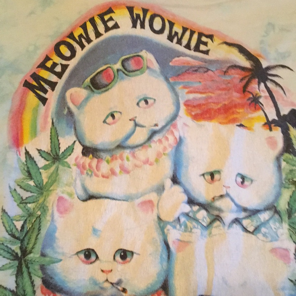 Unif Meowie Wowie tee😍